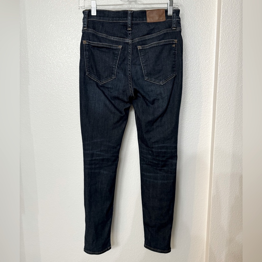Madewell Petite 9" Mid-Rise Skinny Jeans in Larkspur Wash: TENCEL™ Denim Edition - Picture 11 of 11